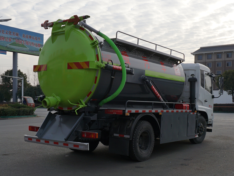 中潔牌XZL5166GXW6型吸污車(chē)